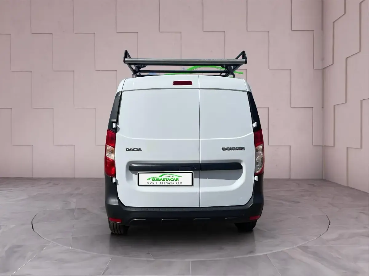Usado Dacia Dokker Essentiel 75 CV (55 kW) 2019 Blanco Monovolumen