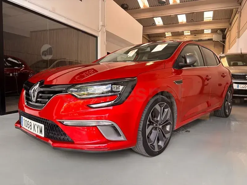 Begagnad Renault Mégane GT Line GT-Line 140 HK (102 kW) 2019 Röd Sedan