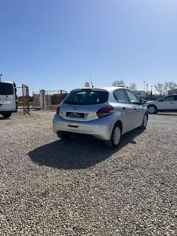 Usado Peugeot 208 Active 75 CV (55 kW) 2017 Gris / plata Utilitario