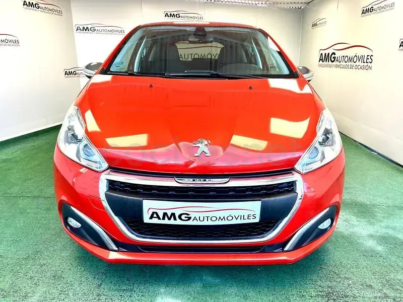 Usado Peugeot 208 Active 99 CV (72 kW) 2019 Naranja Utilitario