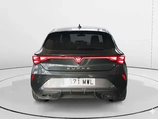 Usado Cupra Leon 150 CV (110 kW) 2024 Gris Berlina