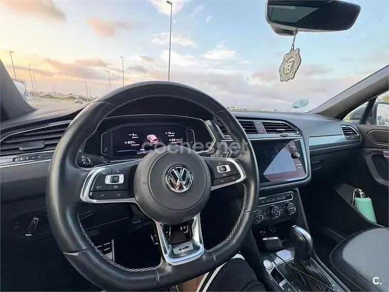 Usado VW Tiguan Allspace Sportline 150 CV (110 kW) 2019 Gris / plata SUV