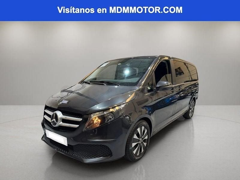 Usado Mercedes V220 Avantgarde 163 CV (119 kW) 2022 Gris / plata Monovolumen