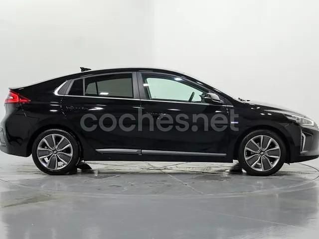 Negro Usado 2017 Hyundai Ioniq Style Berlina | 15.490 € (Un poco caro) - Imagen 1/4