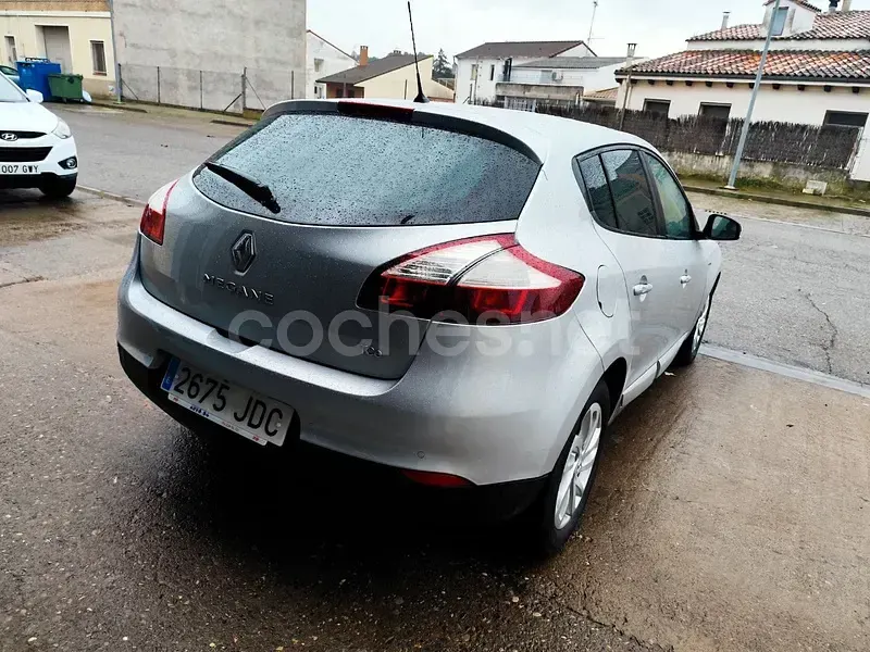 Usado Renault Mégane IV LIMITED 115 CV (84 kW) 2016 Gris / plata Berlina
