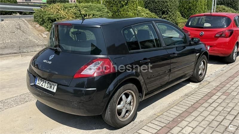 Negro Usado 2005 Renault Mégane II Dynamique Berlina | 2000 € (Buen precio) - Imagen 1/4