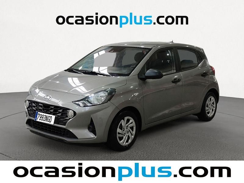 Usado Hyundai i10 67 CV (49 kW) 2022 Gris Utilitario