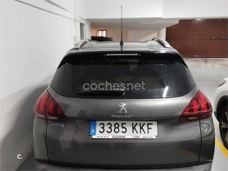 Usado Peugeot 2008 Style 82 CV (60 kW) 2018 Gris / plata SUV