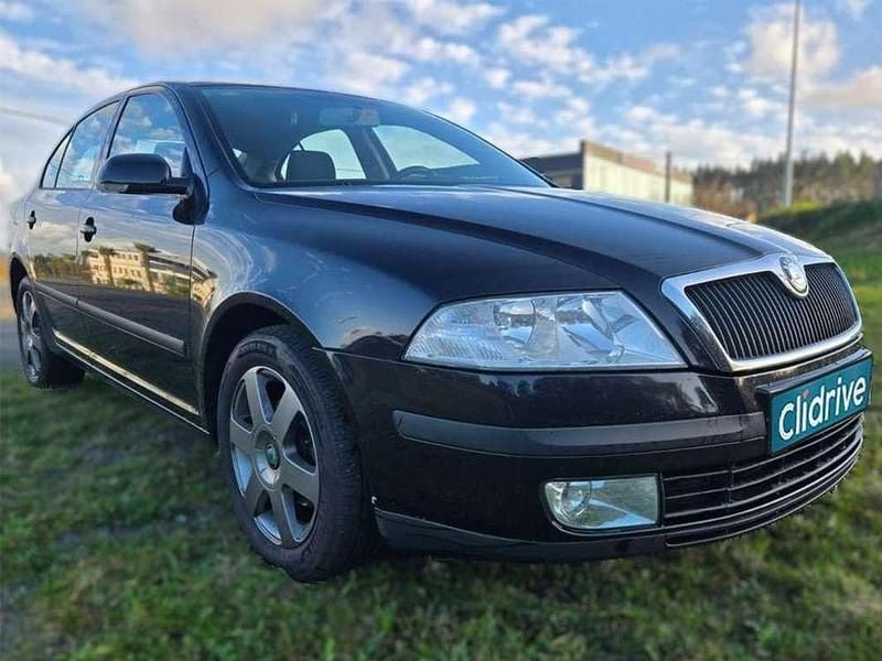 Usado Skoda Octavia 105 CV (77 kW) 2005 Negro Berlina