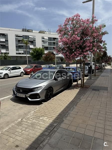 Gris / plata Usado 2020 Honda Civic Dynamic Berlina | 16.900 € (Buen precio) - Imagen 1/4