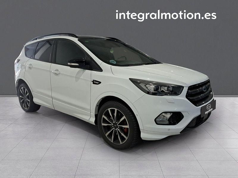 Usado Ford Kuga ST-Line 150 CV (110 kW) 2019 Blanco SUV