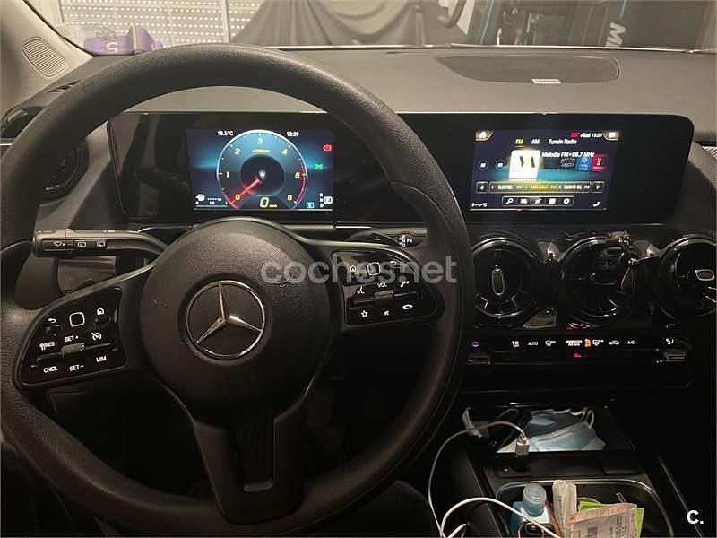 Usado Mercedes B180 109 CV (80 kW) 2019 Blanco Monovolumen