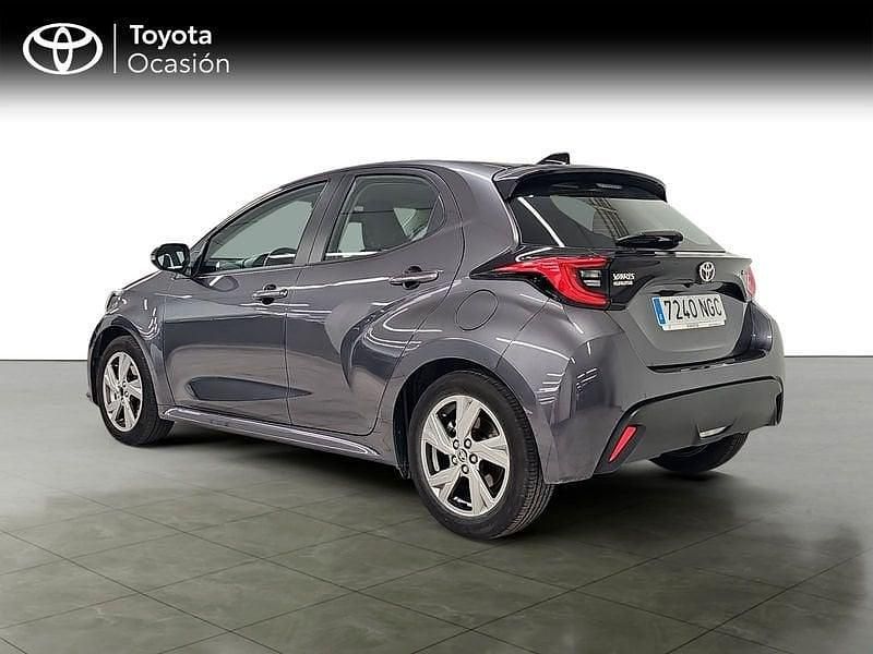 Używany Toyota Yaris Active 116 KM (85 kW) 2025 Szary Hatchback