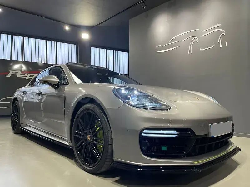 Usado Porsche Panamera 4S Diesel 422 CV (310 kW) 2017 Gris / plata Utilitario