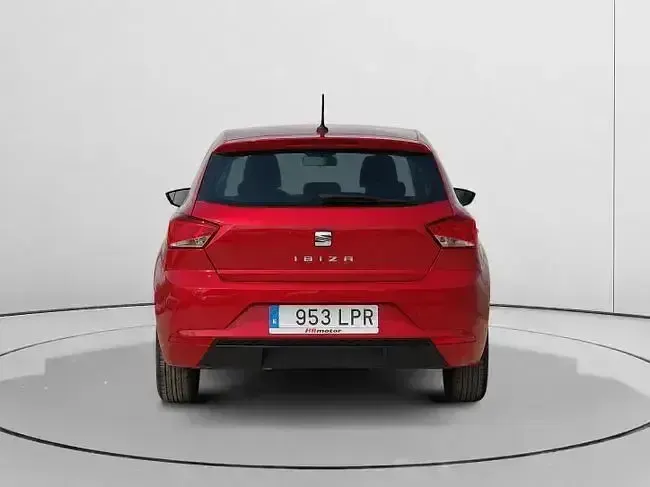 Usado Seat Ibiza Style 110 CV (80 kW) 2021 Rojo Utilitario