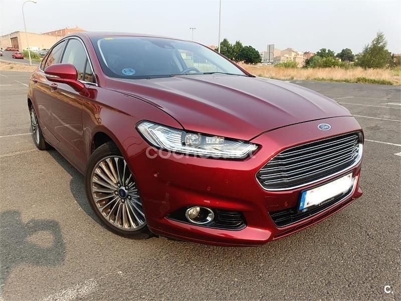 Usado Ford Mondeo Titanium 150 CV (110 kW) 2015 Granate Berlina