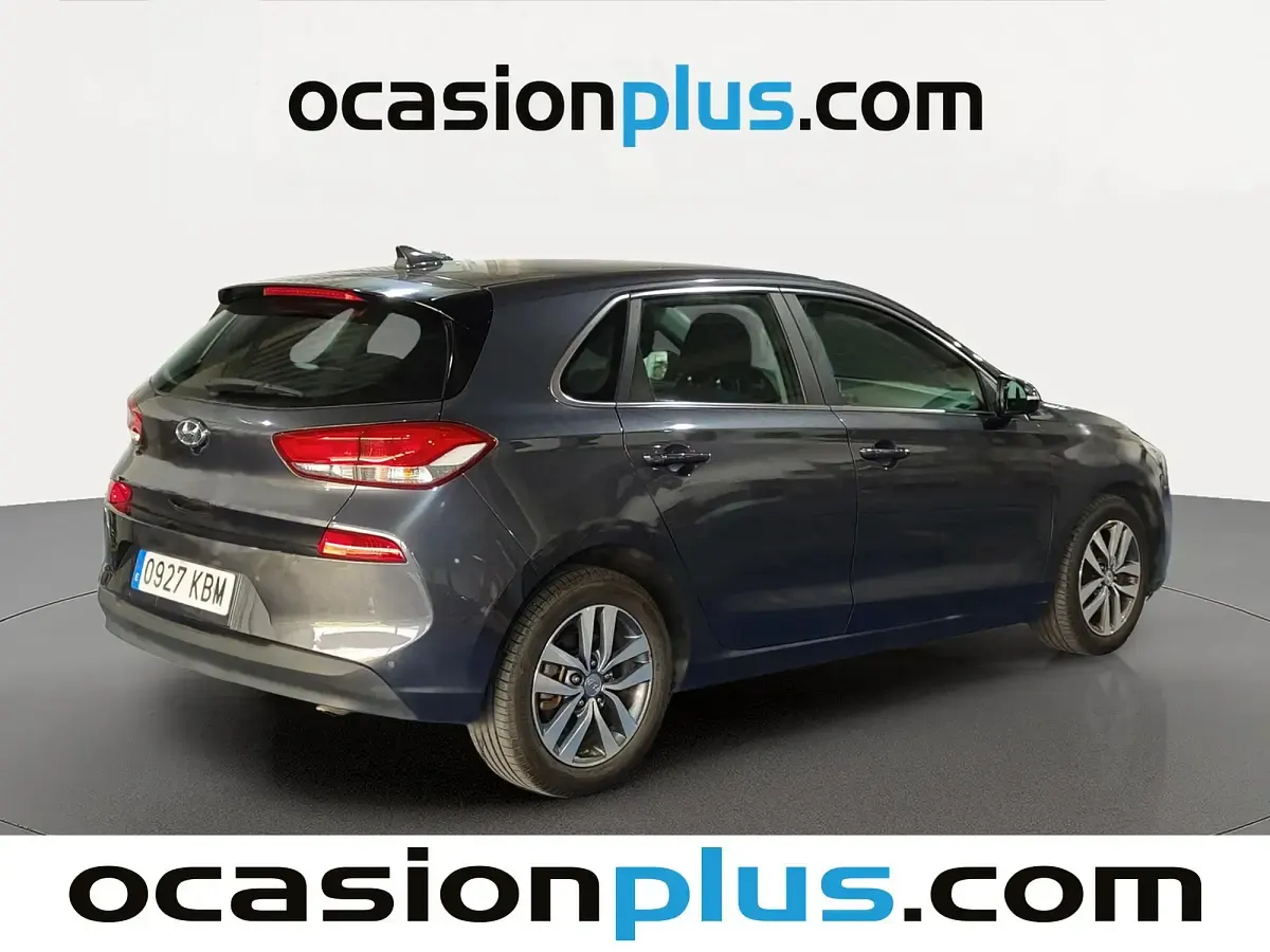 Usado Hyundai i30 110 CV (80 kW) 2017 Gris Utilitario