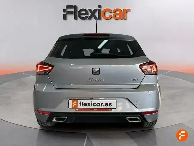 Usado Seat Ibiza FR 110 CV (80 kW) 2023 Gris Utilitario