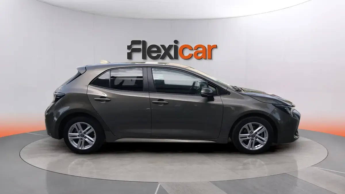 Usado Toyota Corolla Active 122 CV (89 kW) 2022 Verde Berlina