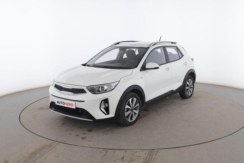 Usado Kia Stonic 101 CV (74 kW) 2022 Blanco SUV
