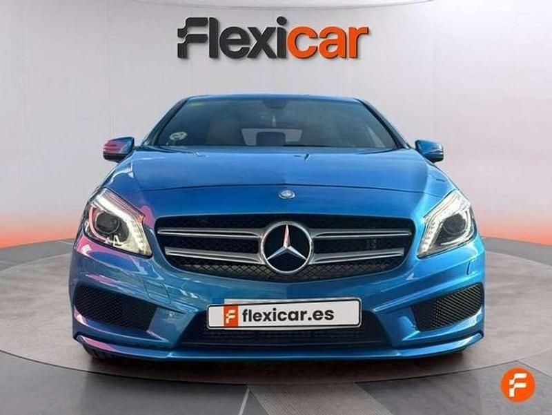 Usado Mercedes A180 Style 109 CV (80 kW) 2015 Azul Berlina