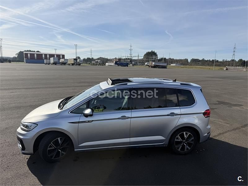 Usado VW Touran Sportline 150 CV (110 kW) 2020 Gris / plata Monovolumen