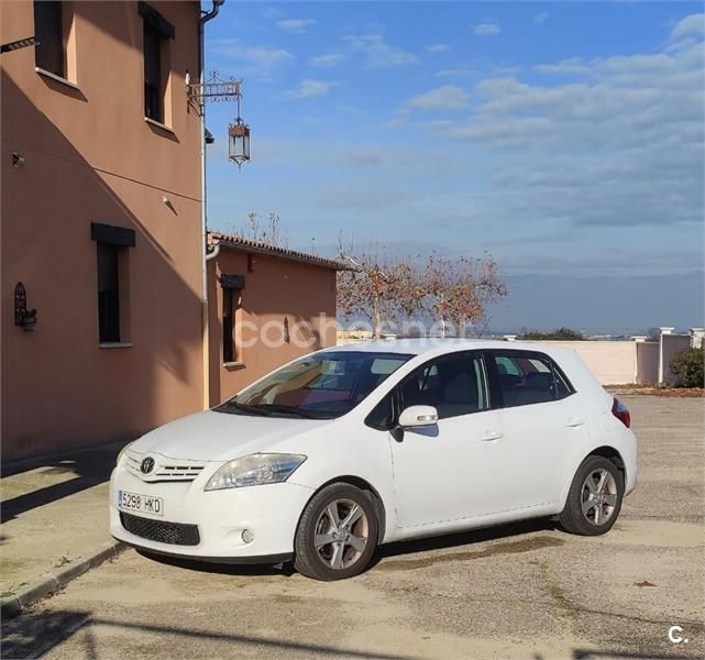 Blanco Usado 2012 Toyota Auris Active Berlina | 6900 € (Caro) - Imagen 1/4