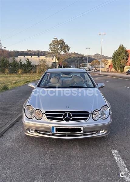 Usado Mercedes CLK270 Avantgarde 170 CV (125 kW) 2004 Gris / plata Coupe