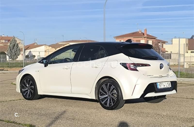 Usado Toyota Corolla Style 122 CV (89 kW) 2021 Blanco Berlina