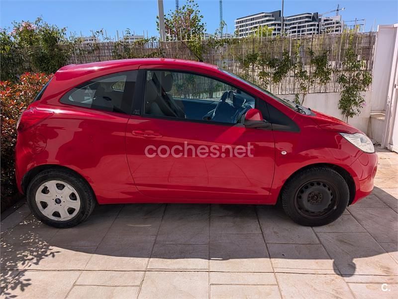 Usado Ford Ka 69 CV (50 kW) 2014 Rojo Berlina