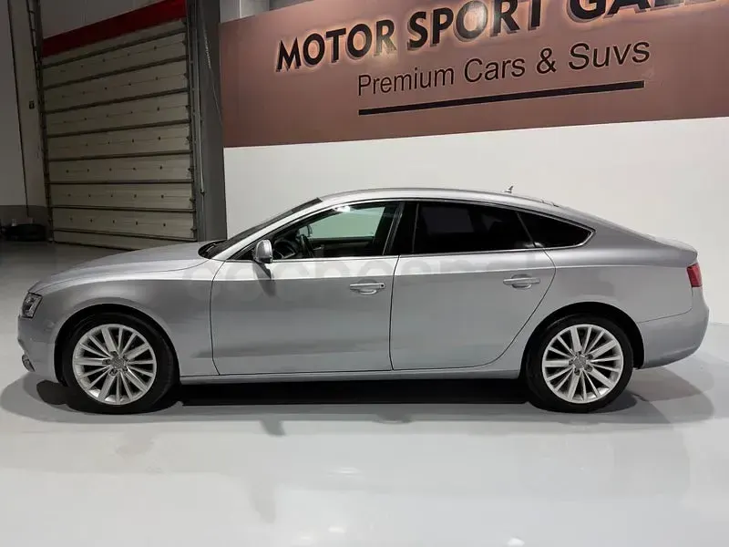 Usado Audi A5 Sportback Premium 190 CV (139 kW) 2016 Gris / plata Utilitario