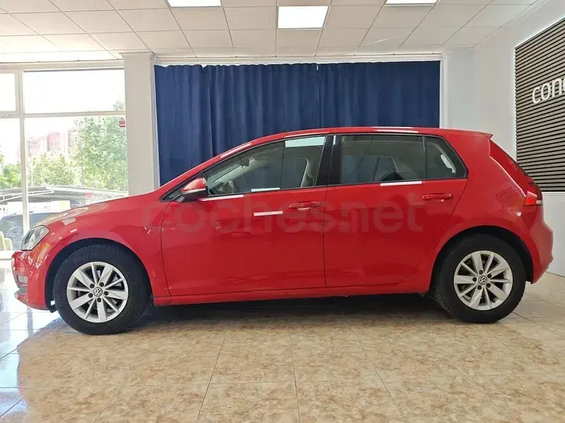 Usado VW Golf VII Edition 105 CV (77 kW) 2014 Rojo Berlina