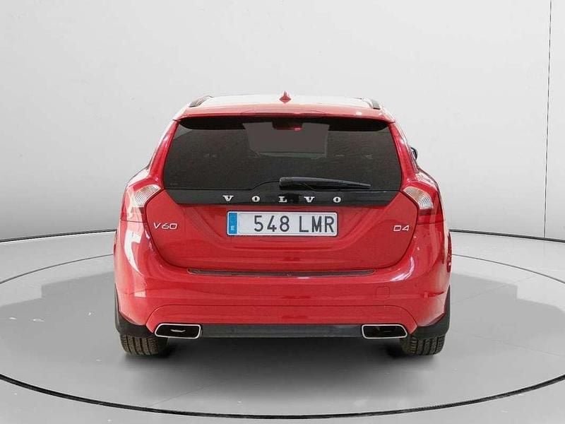 Usado Volvo V60 Momentum 190 CV (139 kW) 2016 Rojo Familiar