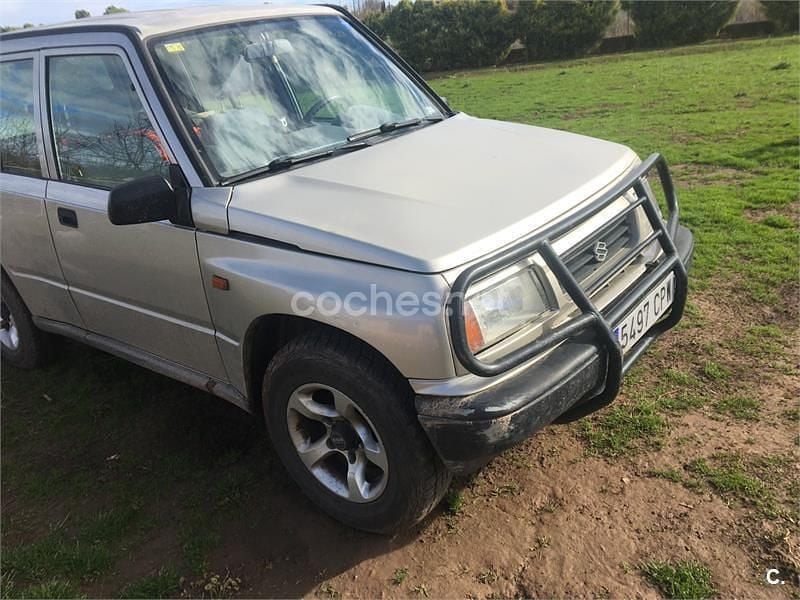 Usado Suzuki Vitara 90 CV (66 kW) 2003 Beige SUV
