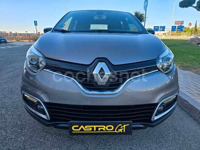 Usado Renault Captur Zen 90 HP (66 kW) 2016 Cinzento SUV