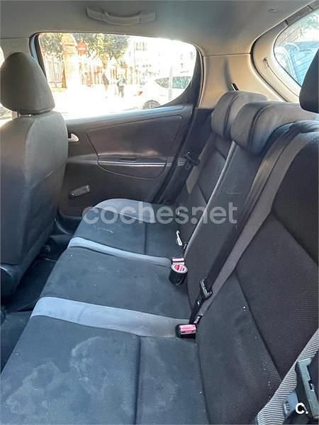 Usado Peugeot 207 90 CV (66 kW) 2009 Negro Berlina