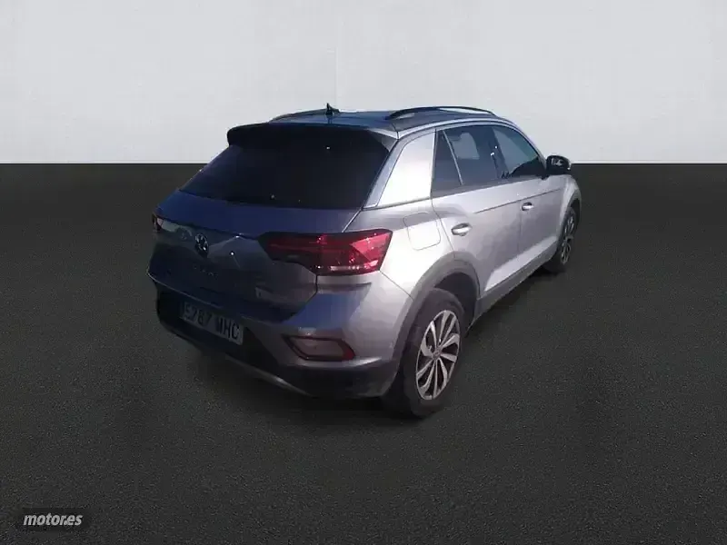 Usado VW T-Roc Life 115 CV (84 kW) 2023 Gris SUV