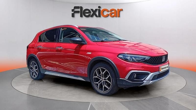 Usado Fiat Tipo 102 CV (75 kW) 2021 Rojo Berlina