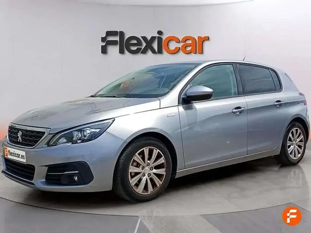 Usado Peugeot 308 Allure 131 CV (96 kW) 2018 Gris Utilitario