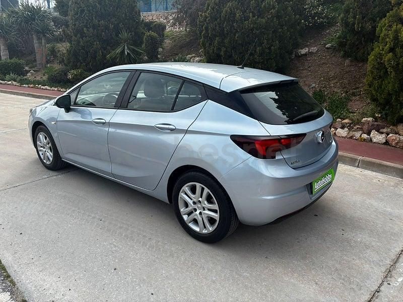Usado Opel Astra Selective 105 CV (77 kW) 2016 Azul Berlina
