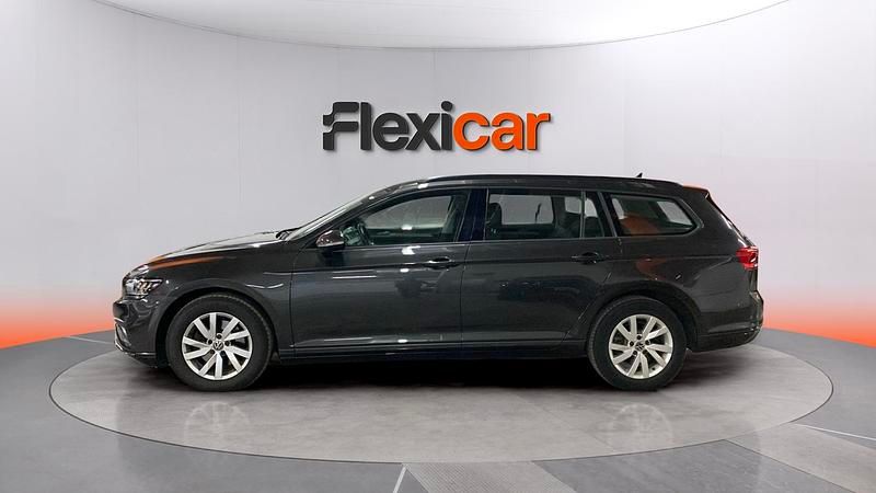 Usado VW Passat 122 CV (89 kW) 2020 Gris Familiar
