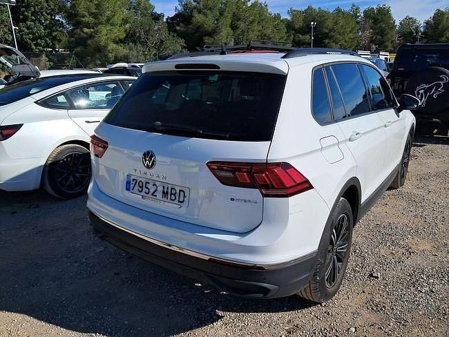 Usado VW Tiguan Life 245 CV (180 kW) 2022 Blanco SUV