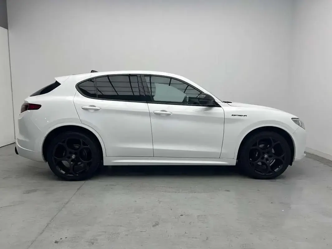 Usado Alfa Romeo Stelvio Estrema 209 CV (153 kW) 2023 Blanco SUV