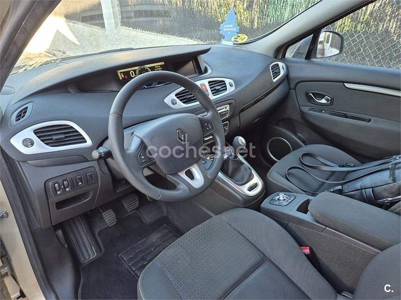 Usado Renault Scénic III Expression 105 CV (77 kW) 2009 Beige Monovolumen