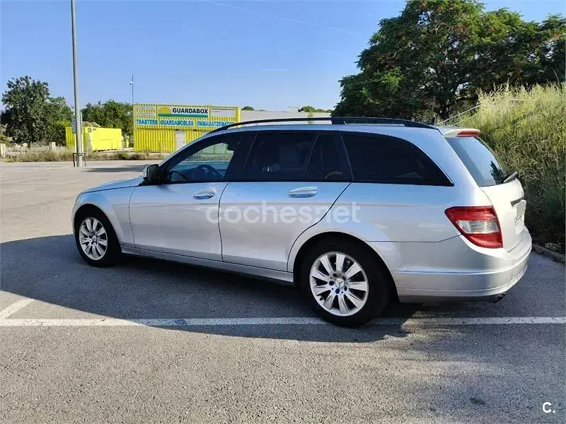 Usado Mercedes C200 Avantgarde 136 CV (100 kW) 2007 Gris / plata Familiar