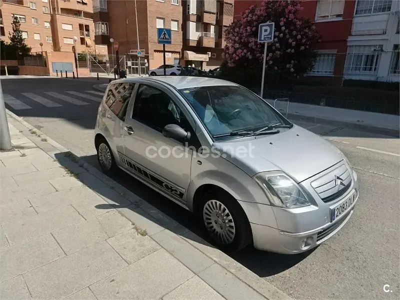 Usado Citroën C2 70 CV (51 kW) 2005 Gris / plata Utilitario