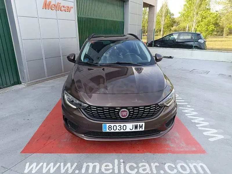 Usado Fiat Tipo Pop 95 CV (69 kW) 2017 Beige Familiar