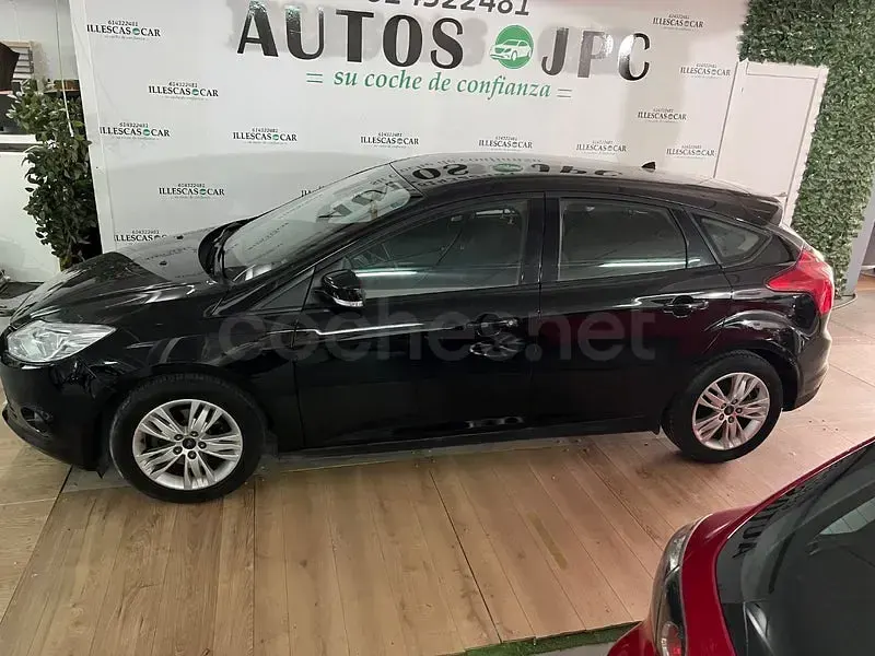 Usado Ford Focus Trend 115 CV (84 kW) 2011 Negro Berlina