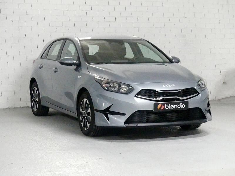 Usado Kia Ceed 100 CV (73 kW) 2024 Gris Utilitario