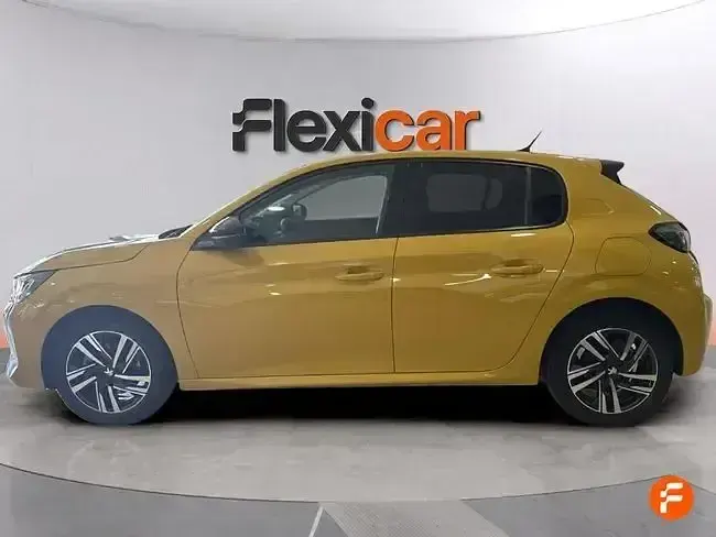 Usado Peugeot 208 Allure 100 CV (73 kW) 2023 Amarillo Utilitario
